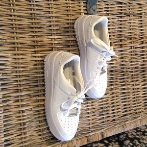 Nike Air Force 1  Sage low